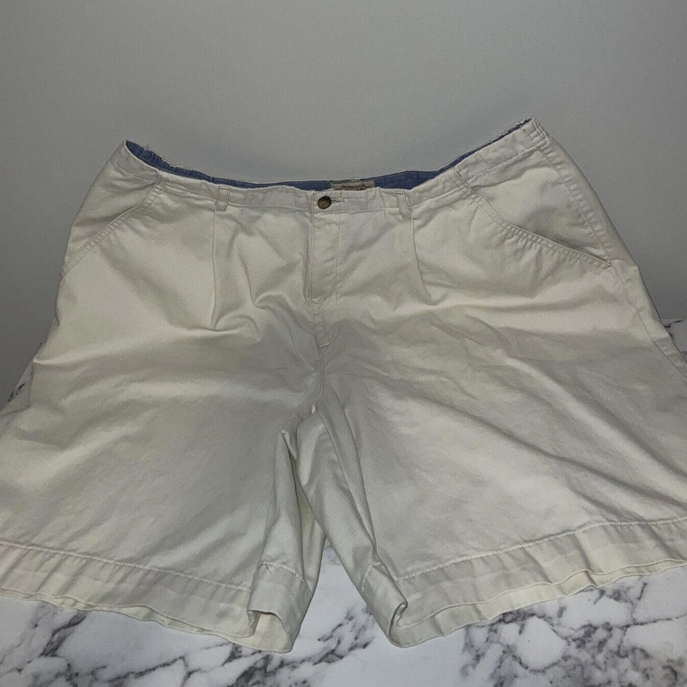St. Johns Bay Cargo Shorts Womens Size 20W White Comfort Stretch Pockets Hiking